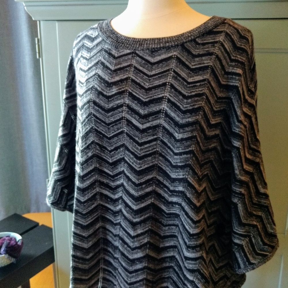 AB Studio Black and Grey Sweater Poncho